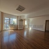 Tineretului, Birou 67 mp semidecomandat, grup sanitar propriu